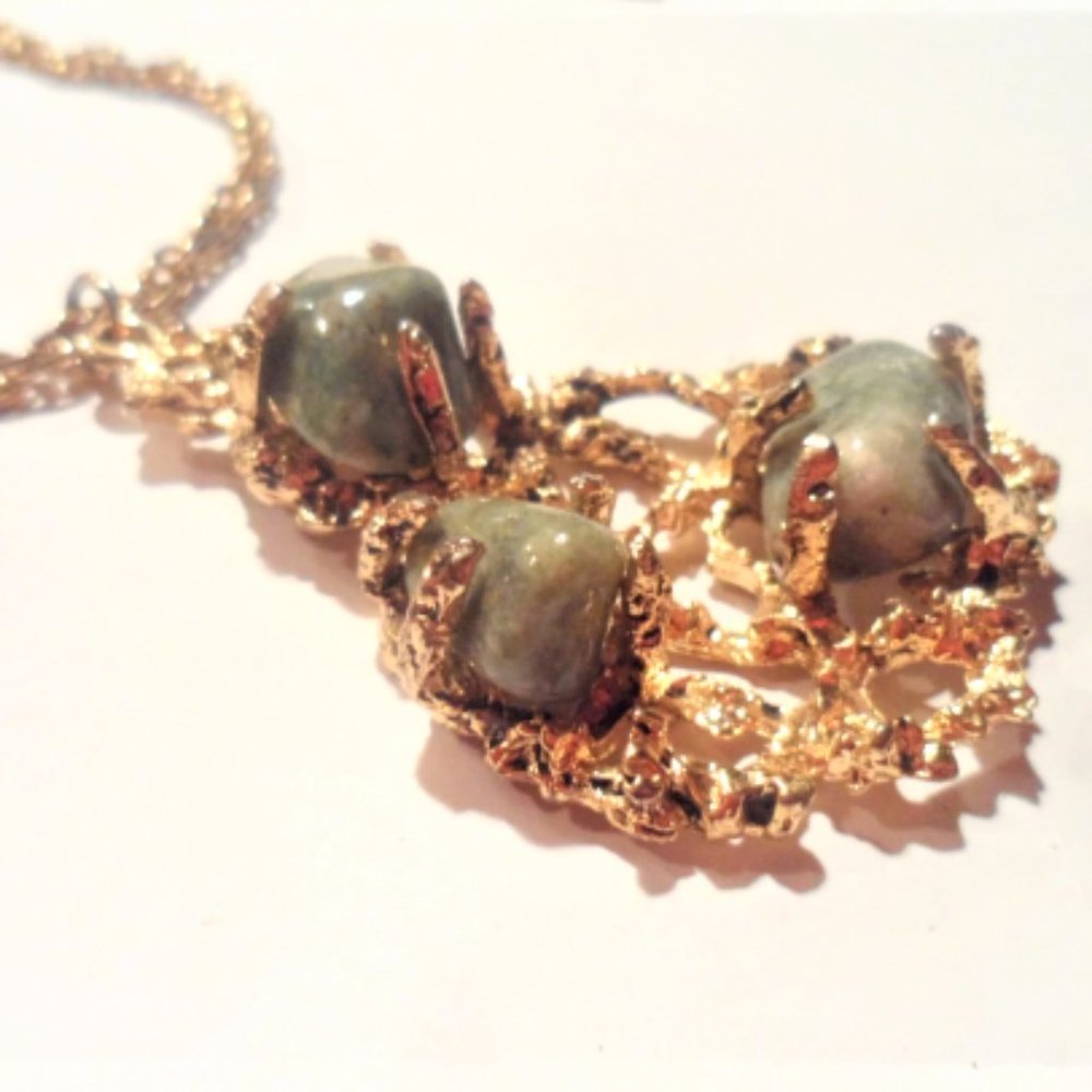 Vintage CHUNKY NECKLACE Gold Nugget PENDANT Gold Tone Necklace Stones